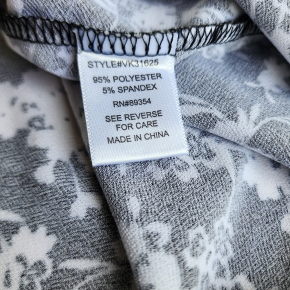 Adrienne Vittadini Black White Floral Sleeve Top Shirt Flare Short Sleeve Sz L - Picture 11 of 11